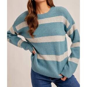 NEW HEM & THREAD criss cross sweater in blue